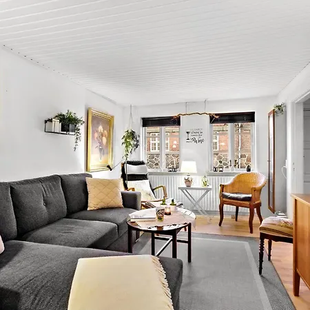 1 Bedroom Awesome In *