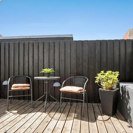 1 Bedroom Awesome In Σπίτι διακοπών *